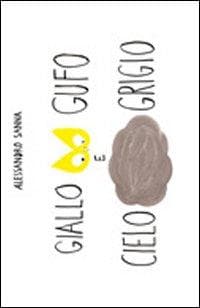 Giallo gufo e cielo grigio