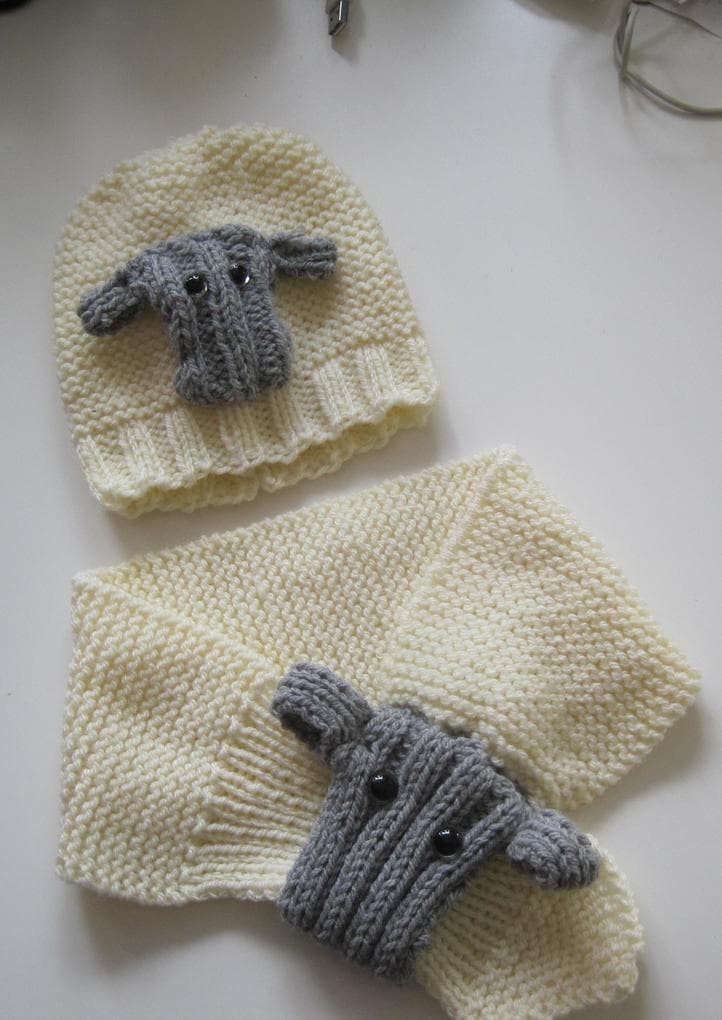 Strickanleitung Schafschal und Schafmütze für Babys und Kinder bis zu 2 Jahren