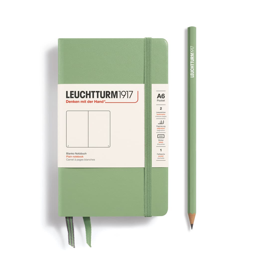 Notizbuch Pocket (A6), Hardcover, 187 nummerierte Seiten, Salbei, Blanko