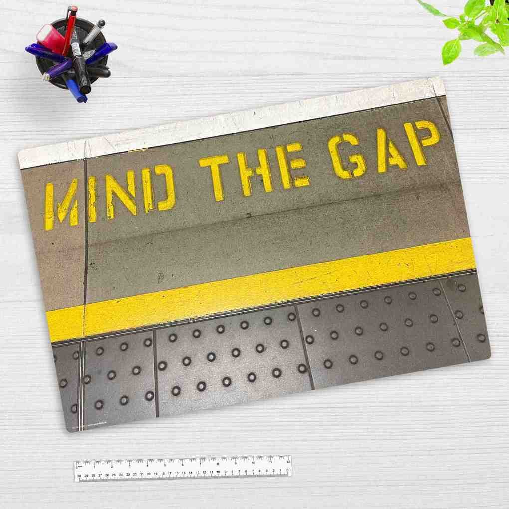 Cover-your-desk Schreibtischunterlage für Kinder und Erwachsene Mind the gap , aus hochwertigem Vinyl, 60 x 40 cm