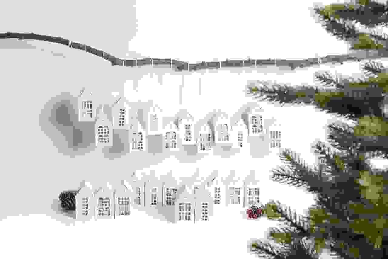 Adventskalender Papphäuser,24 Stk., 9x4,5x4,5cm, FSC MIX