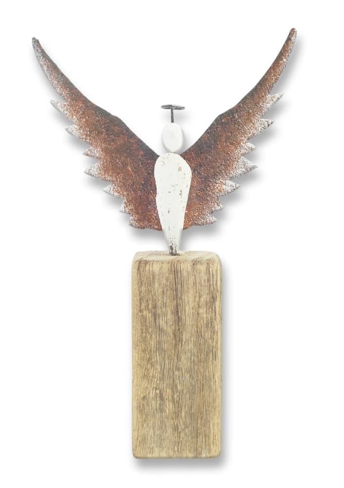 Engel auf Holzpodest