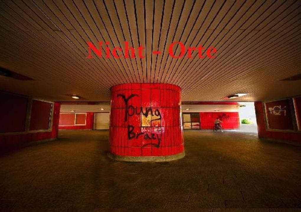 Nicht-Orte: Ein Projekt der Werkstätte Fotografie Mannheim e.V. WFM und dem Literarischen Zentrum Rhein-Neckar e.v. "Die Räuber77" Herausgeber Udo Pagga
