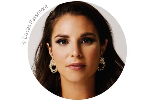 Victoria Aveyard